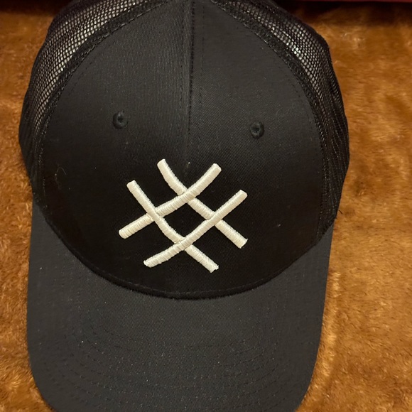 Condition: Excellent Used | Lucid Logo Trucker Cap - Picture 4 of 4